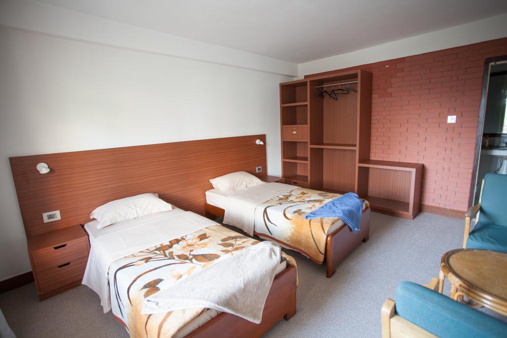 Maya Guest House Thimi Екстер'єр фото